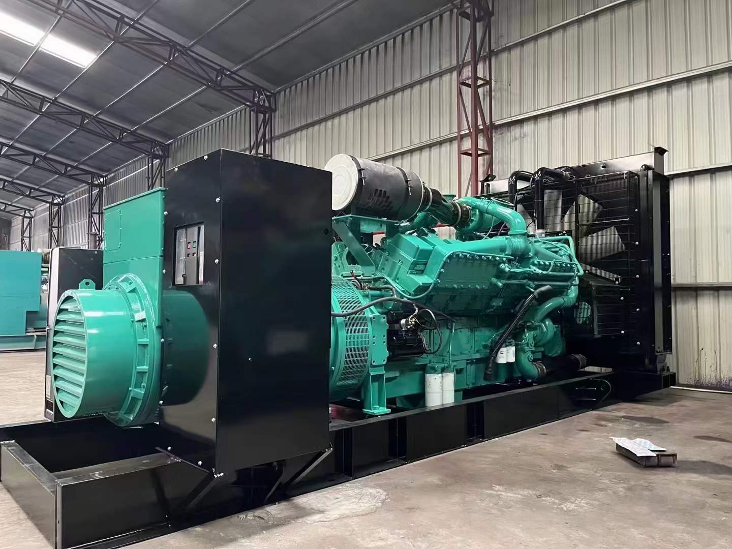 丹巴如何降低 800kW 柴油发电机输出电流的波动？