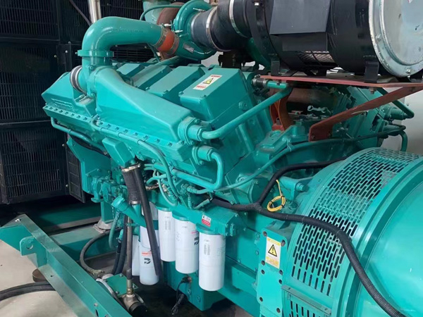 丹巴更换100kW柴油发电机组机油时，需要注意哪些事项？