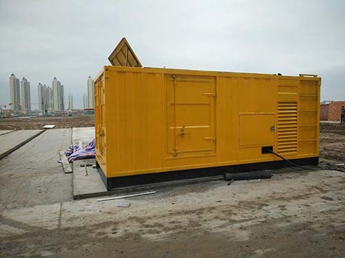 丹巴合同中关于乙方责任导致工期延误的赔偿标准应该如何制定？